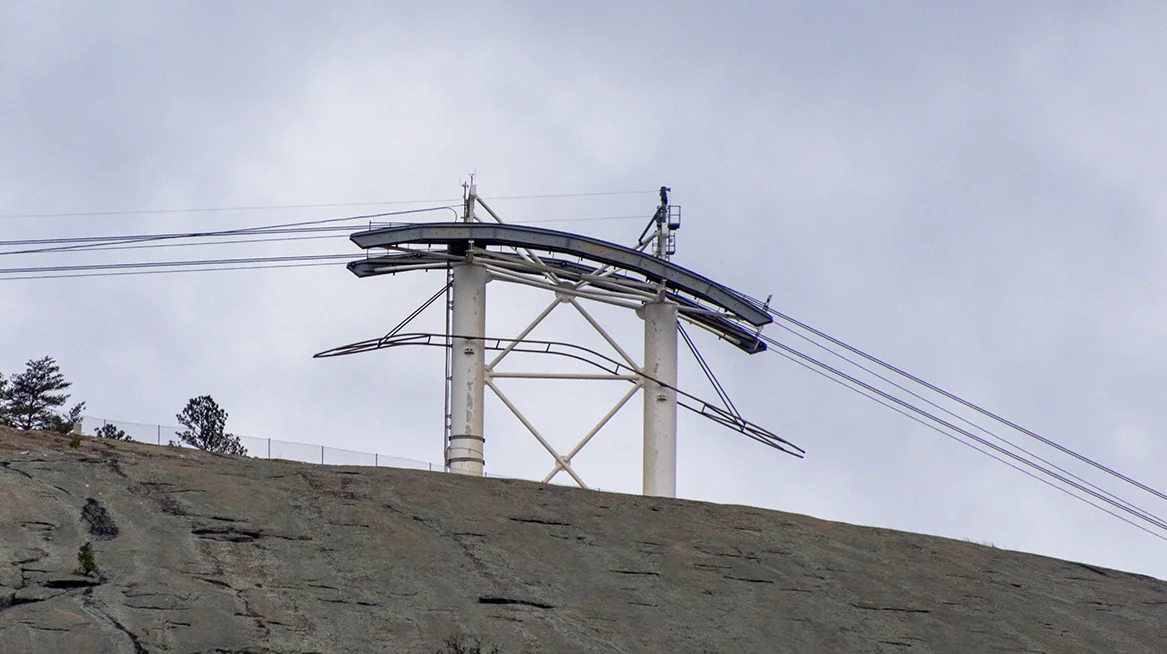 Canon R7 with Tamron at 400mm, full optical zoom, on the skylift pylon