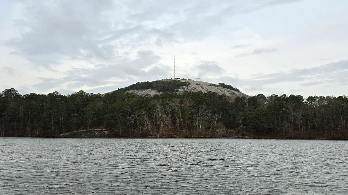 Samsung S24 Ultra at 1x zoom framing Stone Mountain and the skylift pylon