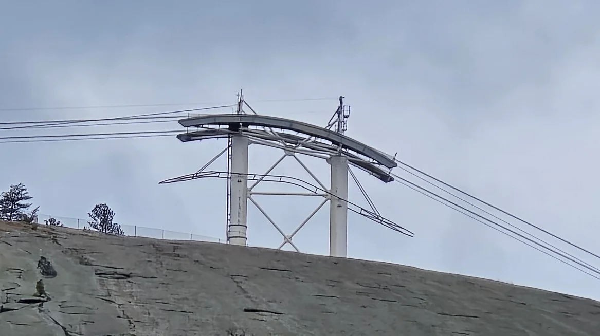 Samsung S24 Ultra at 30x Space Zoom on the skylift pylon